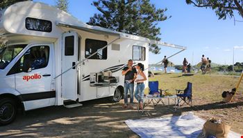 Couple Outdoor - Camper Rental Byron-Bay - Campervan Rental Shop